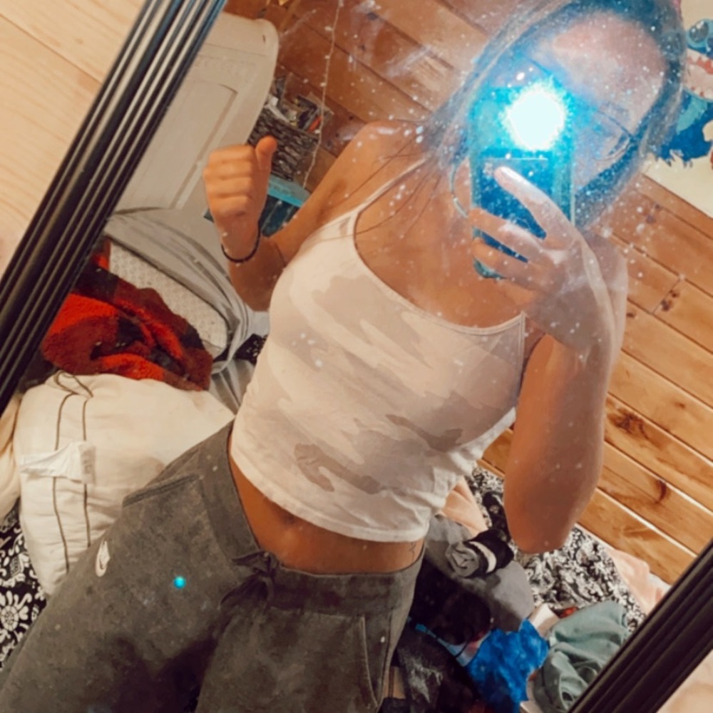 American Eagle Camo Cropped Tank top